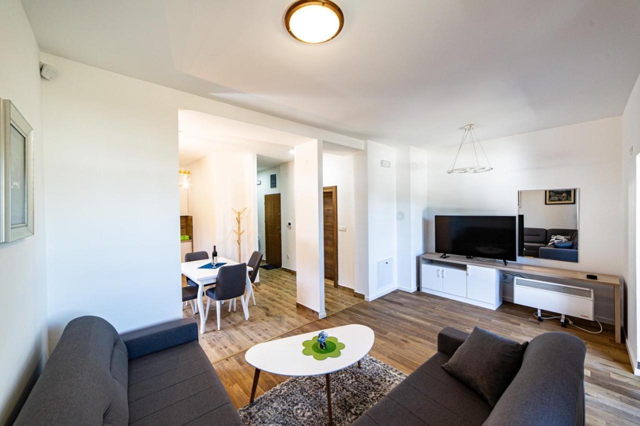 Turisticki Apartmani “Kraljeva Stolica” Жабляк Екстер'єр фото